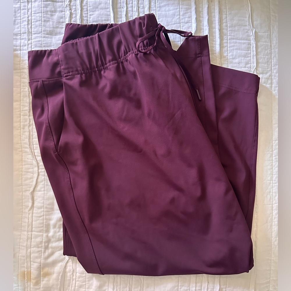 Tapered Livi activewear pants with drawstring waist, 18/20.